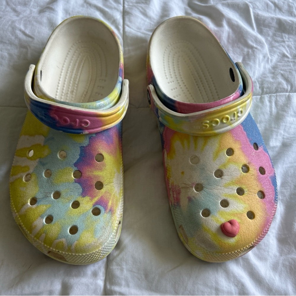CROCS Women's Multicolor Tie-Dye Sandals